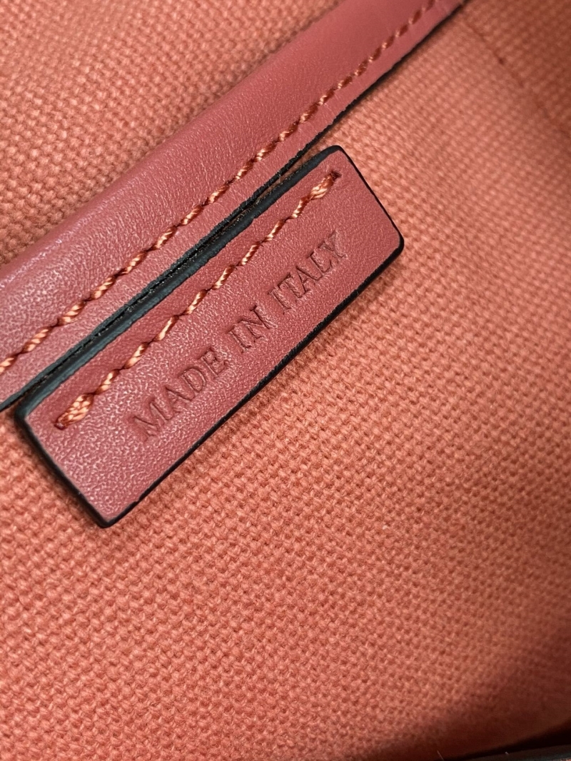 Bv*b*rry shopping bags